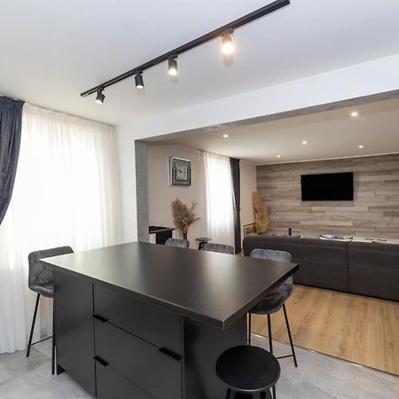 Nikky 2Br Apt. In Old Town Centre 扎达尔 外观 照片