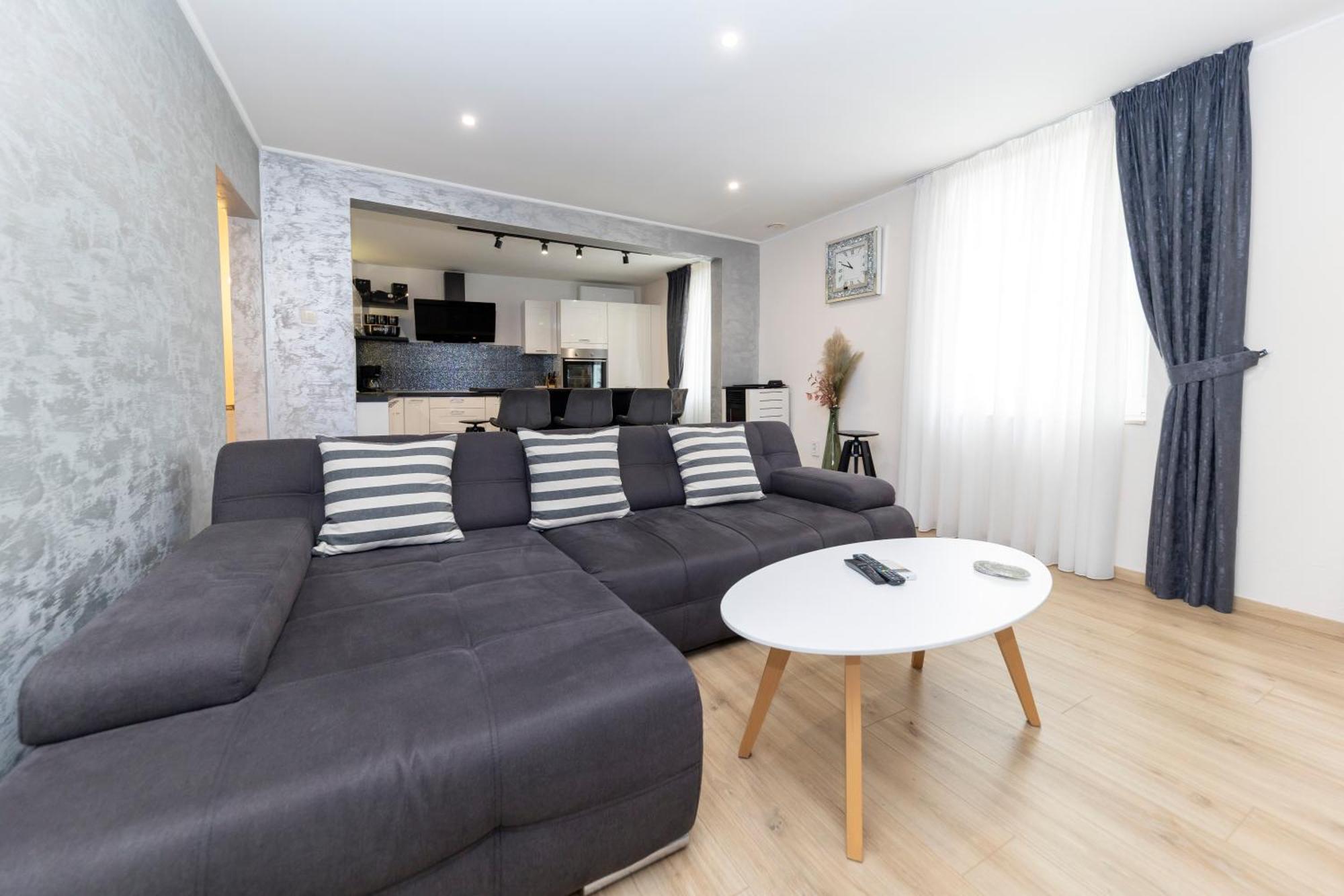 Nikky 2Br Apt. In Old Town Centre 扎达尔 外观 照片