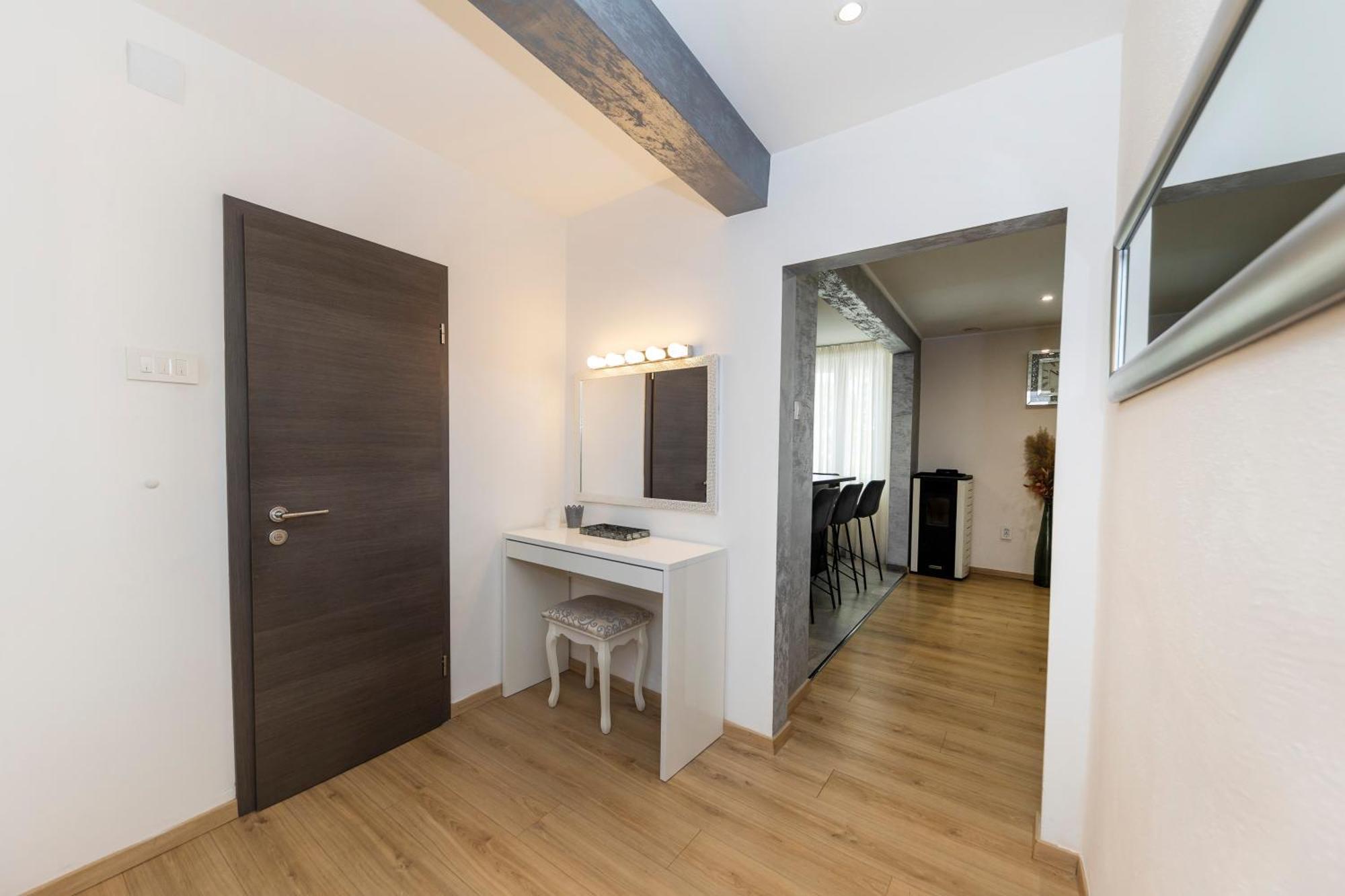 Nikky 2Br Apt. In Old Town Centre 扎达尔 外观 照片