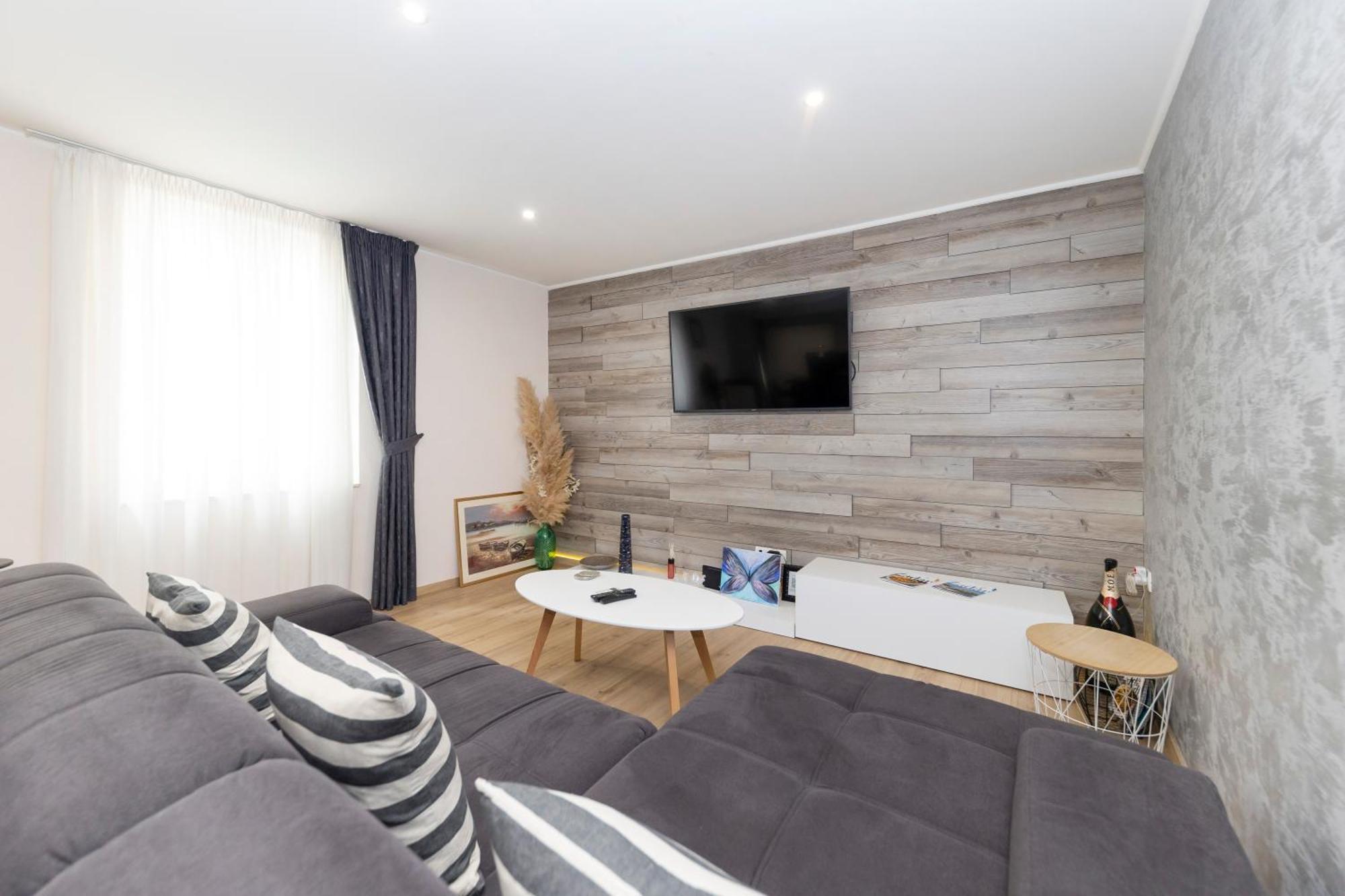 Nikky 2Br Apt. In Old Town Centre 扎达尔 外观 照片