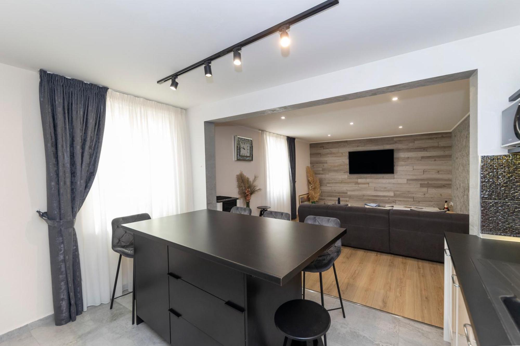 Nikky 2Br Apt. In Old Town Centre 扎达尔 外观 照片